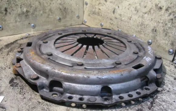 Volkswagen Golf IV Pressure plate SACHSTYPM240 19TDJ96KW