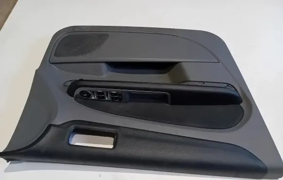 Ford Focus Front door card panel trim 4M51A23943C 8M5T14A132AC
