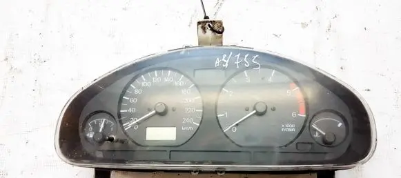 Mitsubishi Carisma Speedometer (instrument cluster)