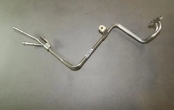 Volkswagen Golf VII Engine coolant pipe/hose 04E122157AA