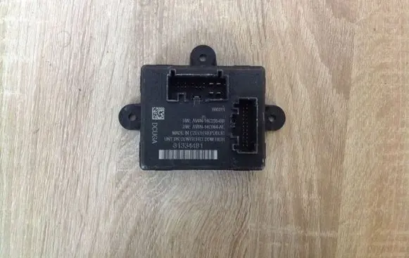 Volvo S60 Door control unit/module 31334481 53304051