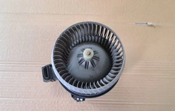 Toyota Auris 150 Heater fan/blower AV2727005151