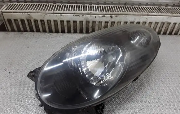 Nissan Micra Headlight/headlamp 26060AX705