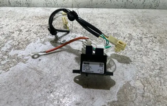 Toyota Prius (XW20) Battery relay fuse G384147020 AEV6910C 200604007962