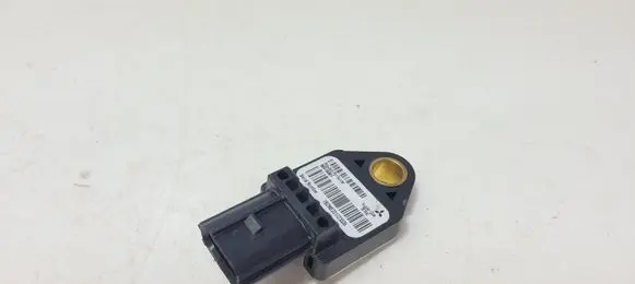 Mitsubishi Outlander Airbag deployment crash/impact sensor 8651A001