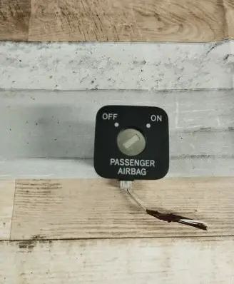 Passenger airbag on/off switch