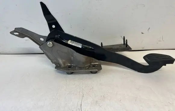 Citroen C4 II Picasso Brake pedal