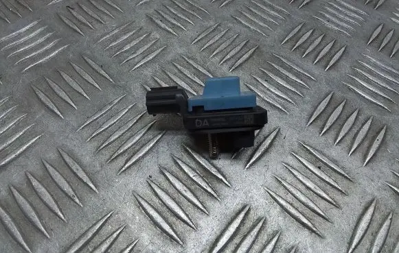 Lexus ES 250 - 300 - 330 Airbag deployment crash/impact sensor 8983A33010