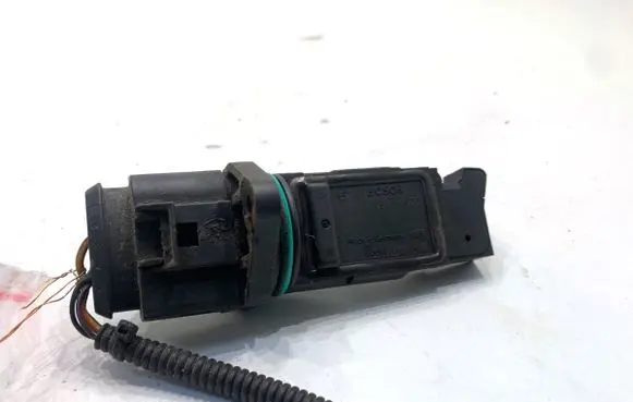 Volkswagen Touran I Mass air flow meter F00C2G2055