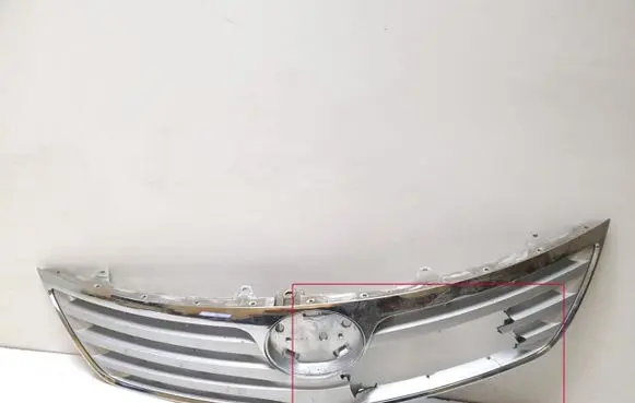 Toyota Avensis T270 Front grill