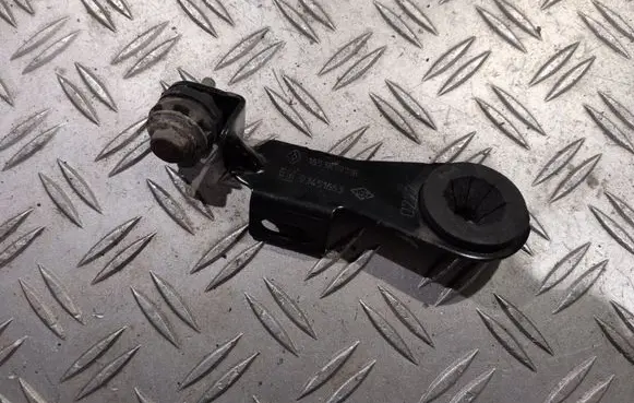 Renault Trafic III (X82) Engine mount bracket 165385971R 93451663
