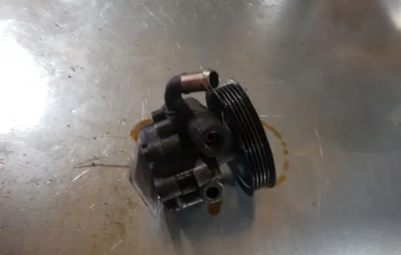Toyota Corolla E120 E130 Power steering pump