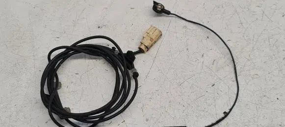 Volkswagen Fox Aerial antenna amplifier 5Z0035223A