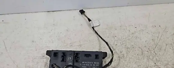 Mercedes-Benz Vito Viano W639 Door control unit/module 6398200026 00006177 ZGS006