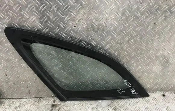 Mazda 323 F Rear side window