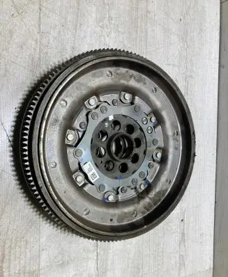 Skoda Superb B8 (3V) Dual mass flywheel 05L105266K