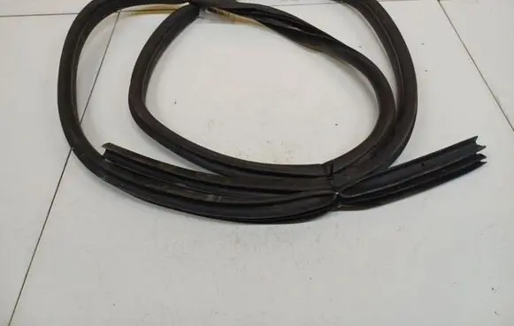 Ford Mondeo MK IV Rubber seal rear door