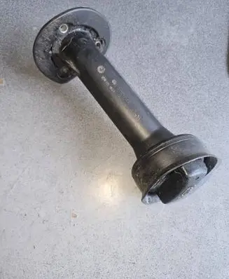 Volkswagen Multivan T5 Oil fill pipe 070115308G