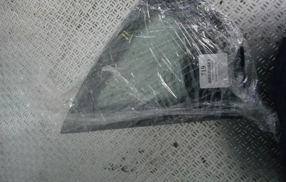 Renault Thalia I Rear side window 