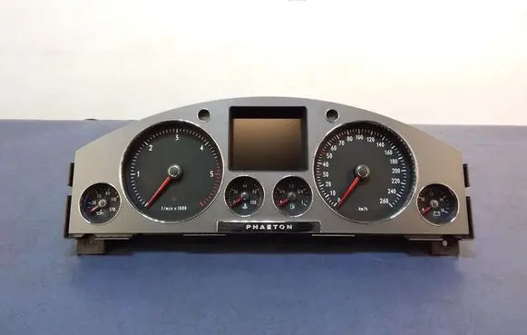 Volkswagen Phaeton Speedometer (instrument cluster) 3D0920885K