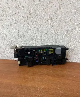 Land Rover Discovery 5 Fuse module HPLA14A073BC 751