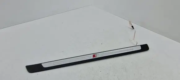 Front sill trim cover