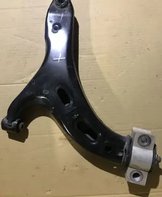 Subaru Outback (BS) Front lower control arm/wishbone 20202AL00A