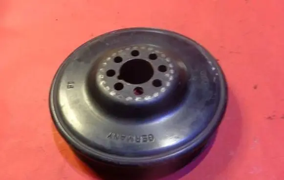 Audi A6 S6 C4 4A Crankshaft pulley 078105255D