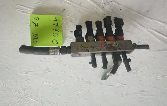 Mitsubishi Carisma Fuel injector 09SQ990200