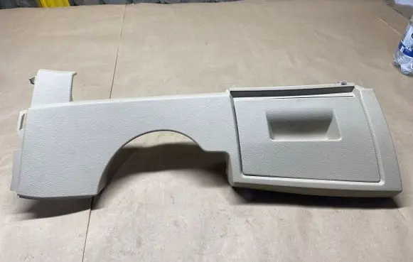 Dashboard lower bottom trim panel