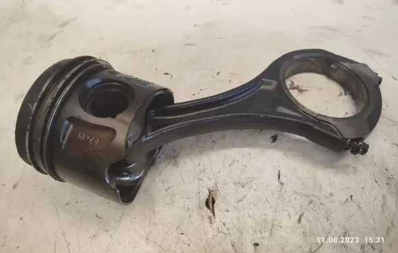 Mercedes-Benz ML W164 Piston with connecting rod