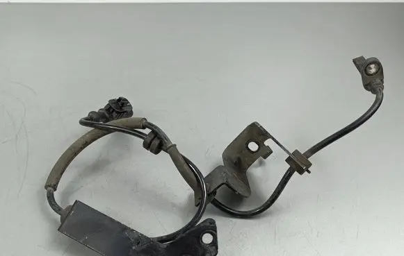 Maserati Levante ABS rear brake sensor 670037513