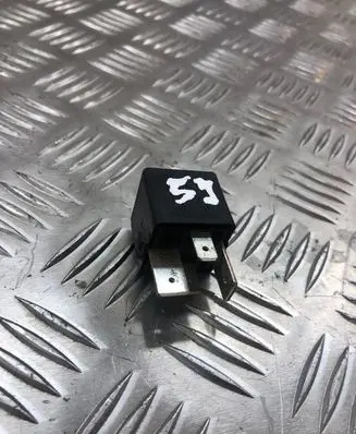 Volkswagen PASSAT B6 Other relay 1K0951253A