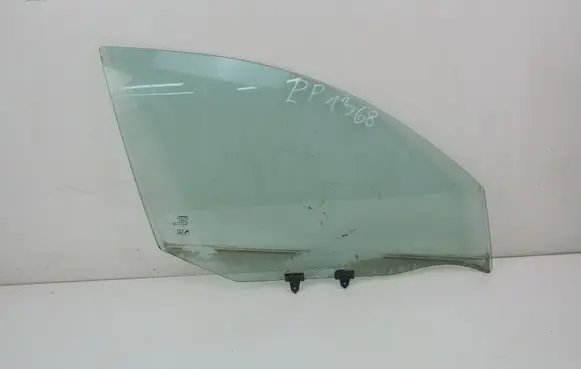Nissan Almera Tino Front door window glass four-door 
