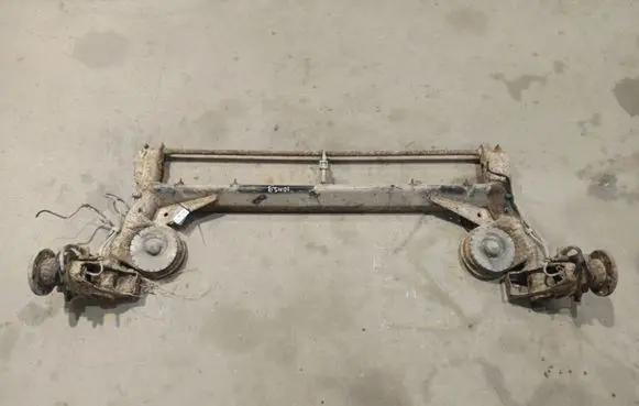 Volkswagen PASSAT B5 Rear subframe 