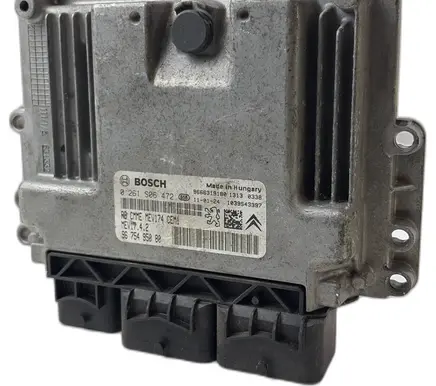 Citroen C5 Aircross Other control units/modules 0261s06472 Mev17.4.2 9675495080