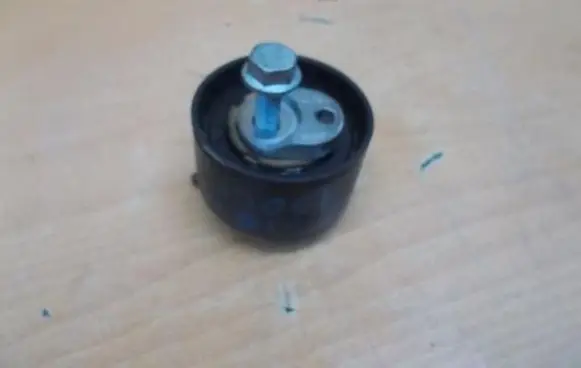 Renault Clio IV Timing belt tensioner 