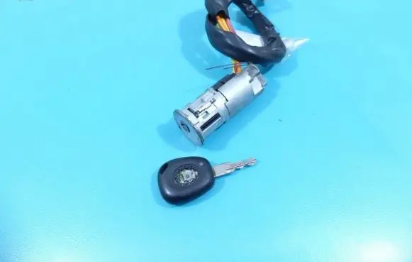 Renault Laguna I Ignition lock IMPRK1326194