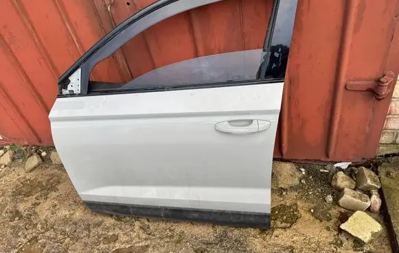 Skoda Karoq Front door WFDDF
