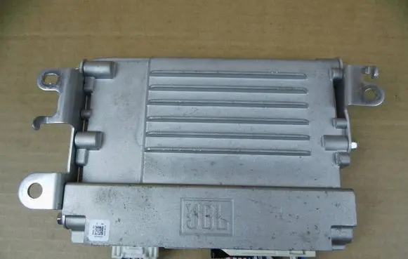Toyota RAV 4 (XA50) Sound amplifier 8628042060