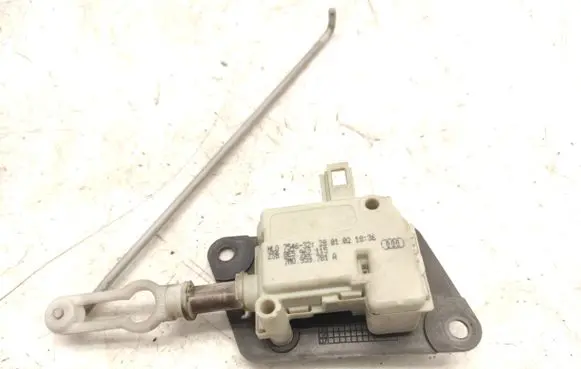 Audi A2 Tailgate boot lock/latch motor 8E5962115 7M0959781A
