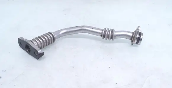Volkswagen Caddy Turbo turbocharger oiling pipe/hose 04L145736E