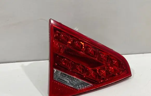 Audi A5 8T 8F Tailgate rear/tail lights 8T0945093A A0484