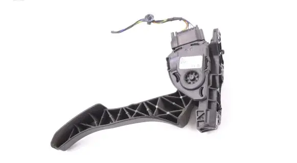 Volvo V70 Accelerator throttle pedal 6G929F836CD