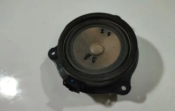 Audi A6 S6 C6 4F Front door speaker