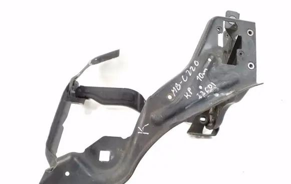 Mercedes-Benz C W204 Headlight/headlamp mounting bracket A2046200991