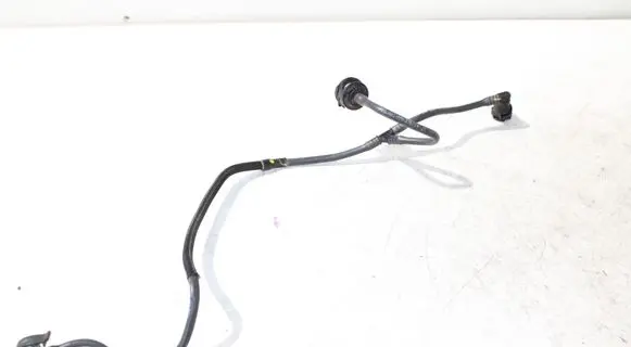Engine coolant pipe/hose