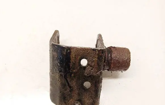 Toyota Corolla Verso AR10 Engine mounting bracket 