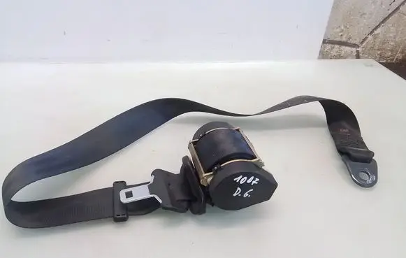 Peugeot 1007 Rear seatbelt