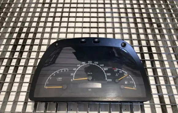 Mercedes-Benz Vito Viano W638 Speedometer (instrument cluster) A0004467521